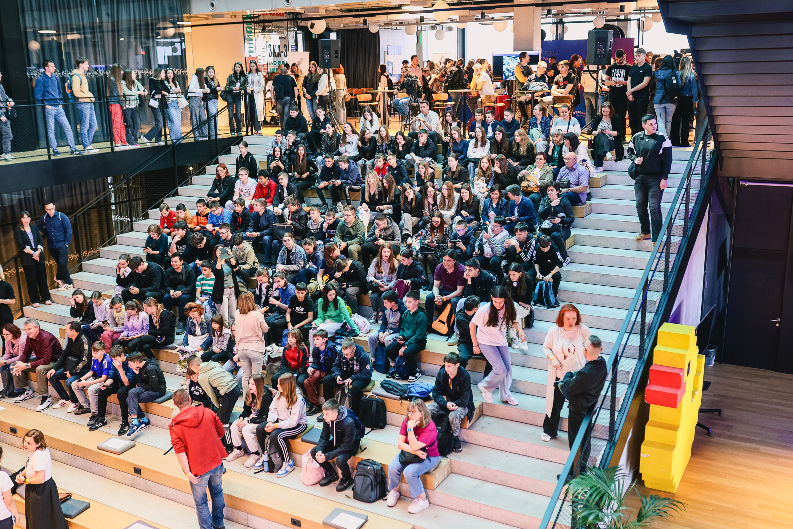 hori3_STEMI ŠKOLA BUDUĆNOSTI 25-4